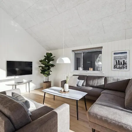 Holiday home Aqua 242