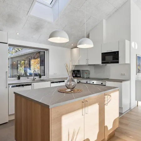 Aqua 242 Holiday home