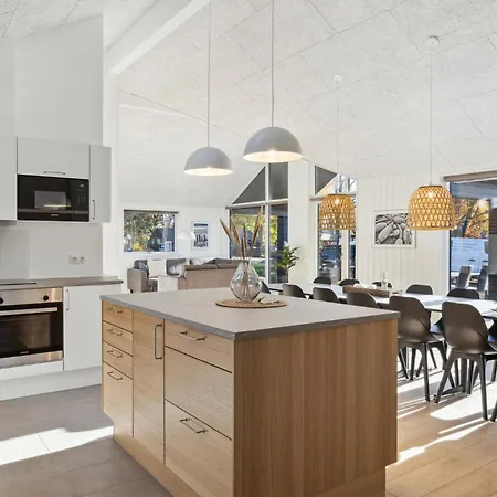 Дом отдыха Aqua 242 *